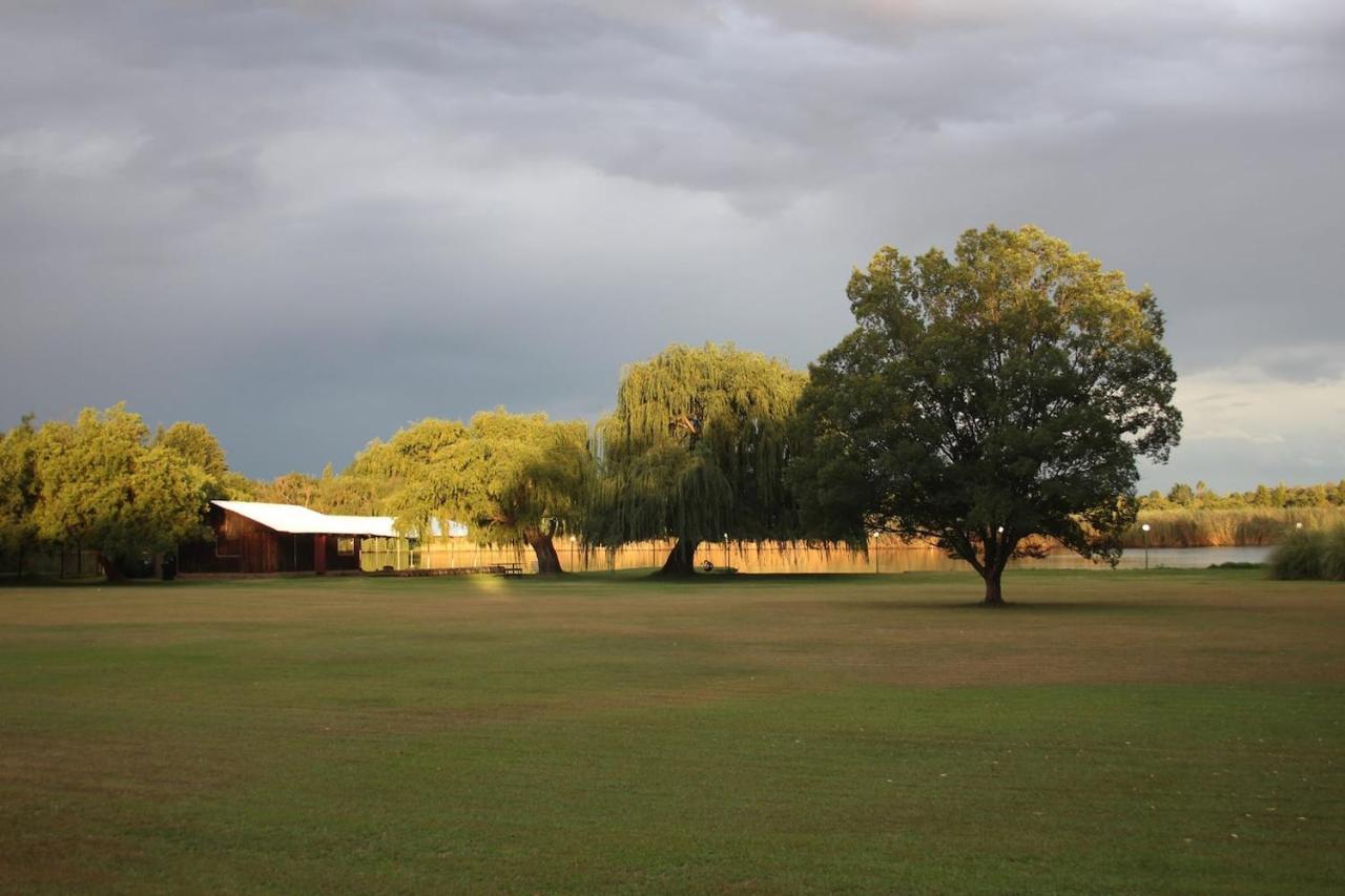 バンダービールパーク Vaal River House @ Lochvaalヴィラ エクステリア 写真